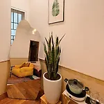 Luli Homestay - 40M Newly Built House, Luxury Location, Quiet Place