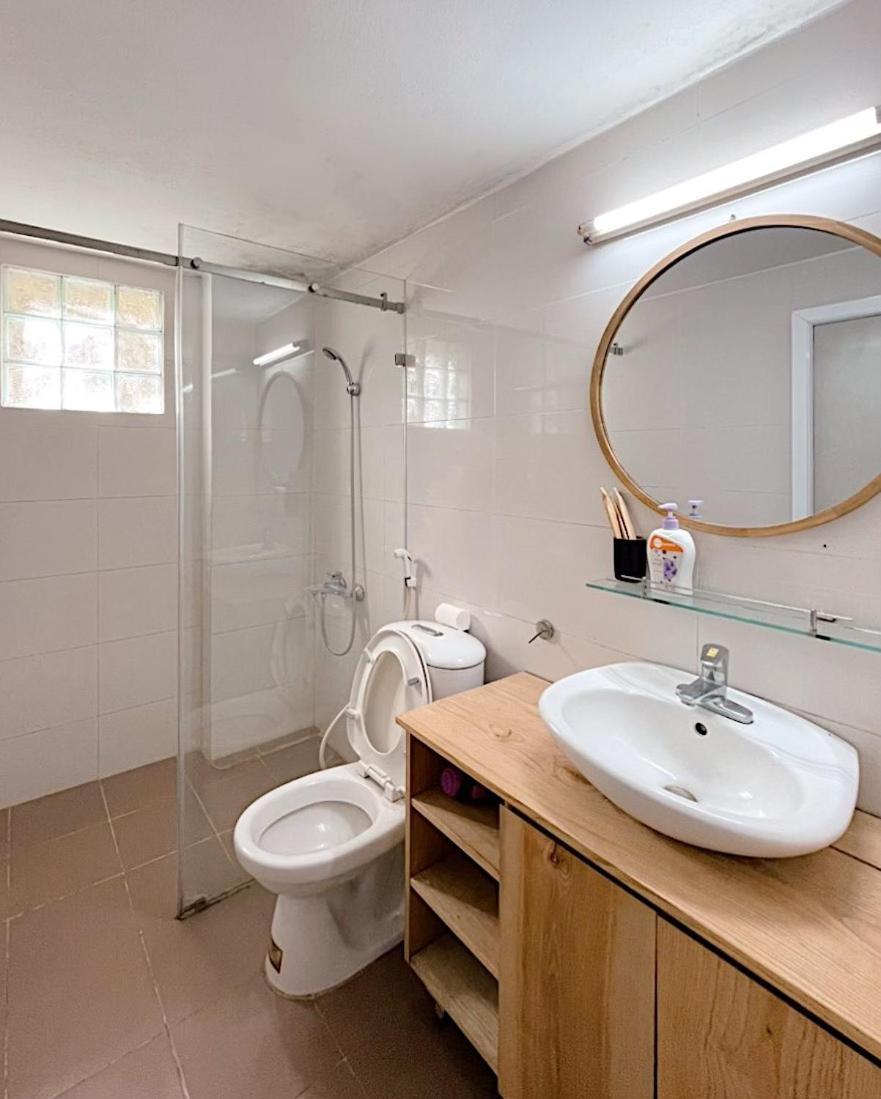 Luli - 40m Newly Built House, Luxury Location, Quiet Place * Hanoï